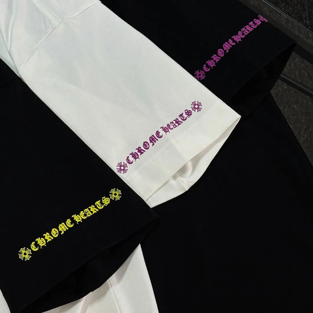 P170 Chrome Hearts Chrome Hearts 25 high version. The fabric is made of 300 grams of high-density pure cotton. It does not deform or shrink. It has three complete labels. It is the same style for men and women. Technology: thick silicone printing. Color: three colors. SIZE: S-XL.